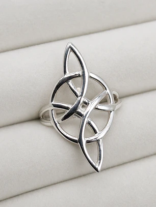 Anillo Nudo de Bruja