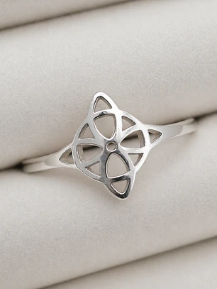 Anillo Nudo de Bruja Ajustable