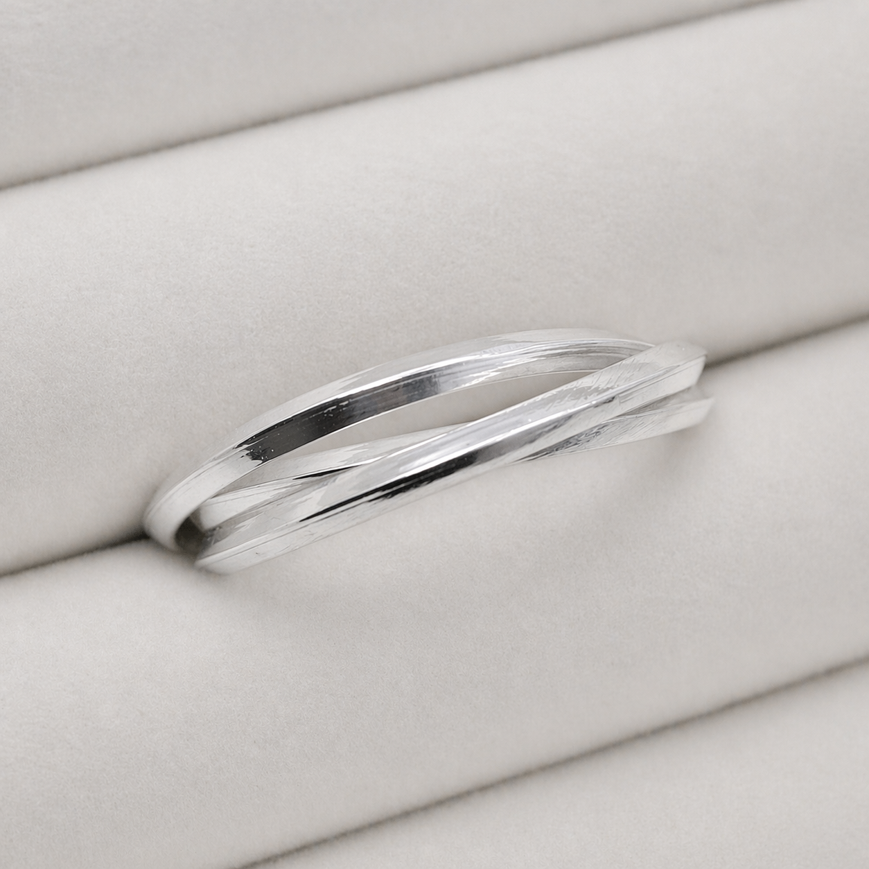 Anillo Triple Entrelazado