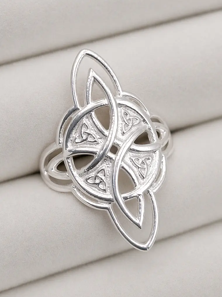 Anillo Nudo de Bruja Triquetas 1