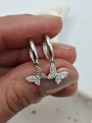 Argollas Huggie Mariposa