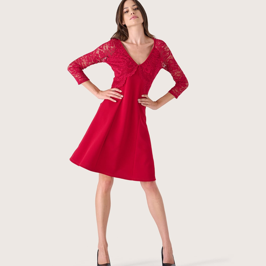 Vestido Decote Rendado Vermelho CAMOMILLA 1