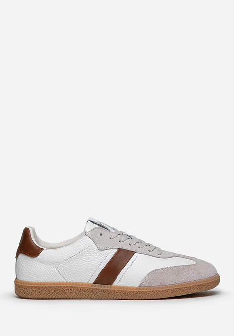 SNEAKERS AXIS Look