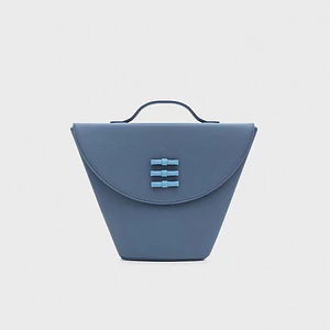LUCILLE FLAP TRAPEZE BAG AZUL
