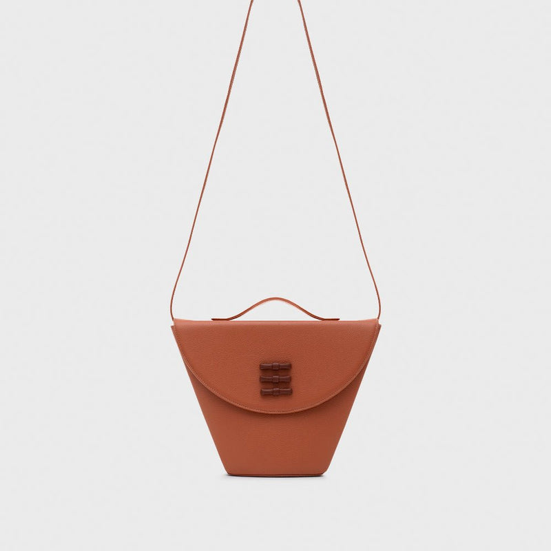 LUCILLE FLAP TRAPEZE BAG COBRE 2
