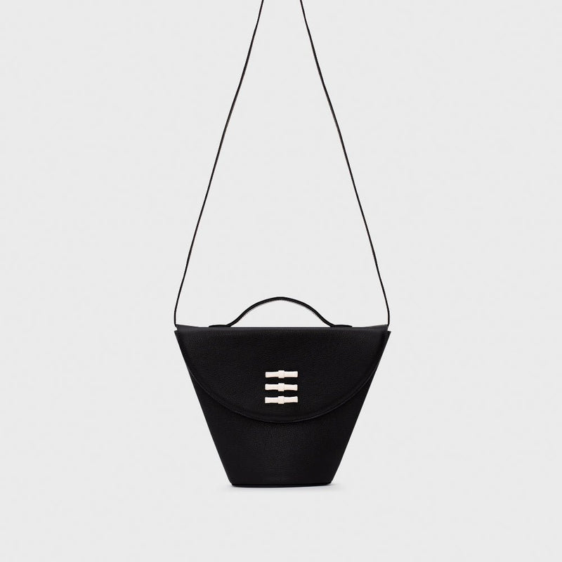 LUCILLE FLAP TRAPEZE BAG NEGRO 2