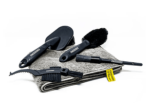 SET DE CEPILLOS DE LIMPIEZA (4 CEPILLOS + PAÑO + BOLSO)