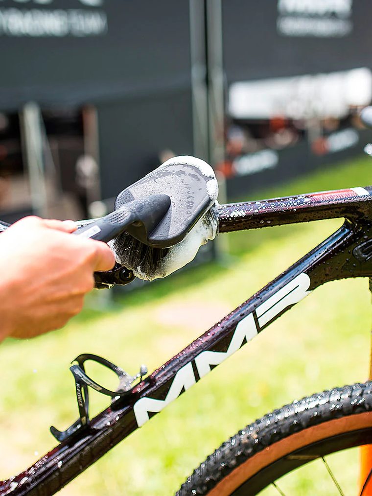 CEPILLO DE LAVADO SUAVE (SOFT WASHING BRUSH) 1