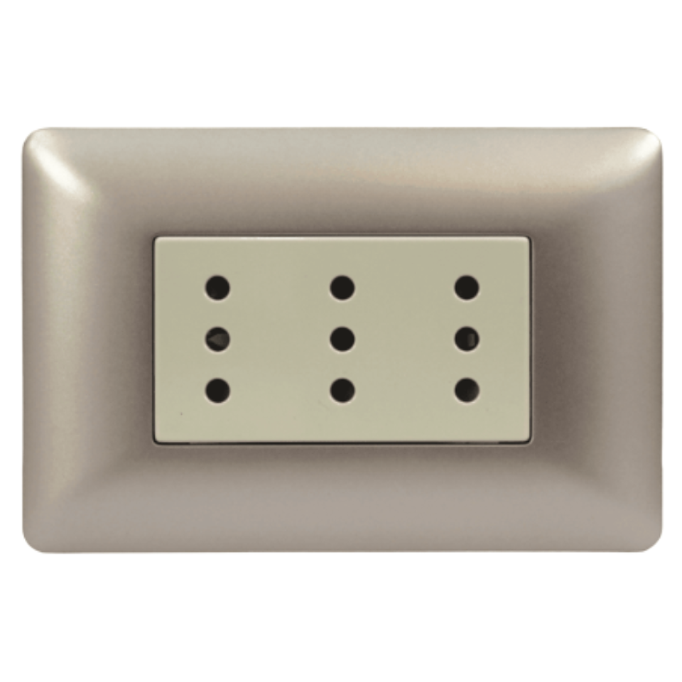 Tomacorriente Triple Compacto 10A 220V Champ 3928 STANFORD 2