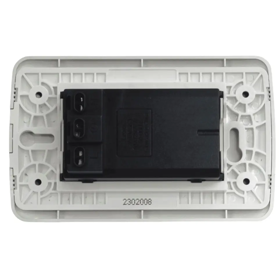 Toma Triple Compacto 10A 250V Blanco / Plata LEXO 3