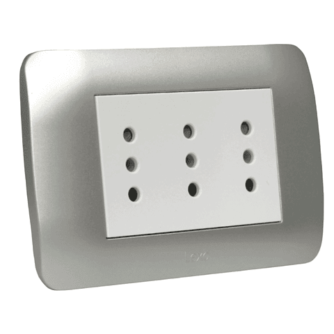 Toma Triple Compacto 10A 250V Blanco / Plata LEXO
