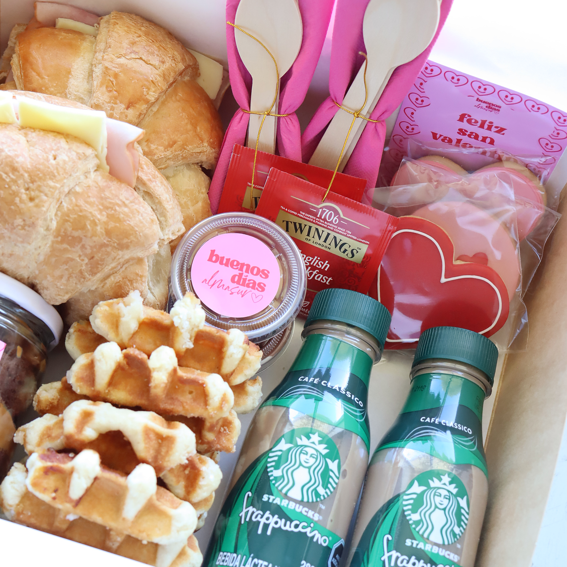 Desayuno Premium Doble – San Valentín - Entrega exclusiva 14 de febrero 2026 4