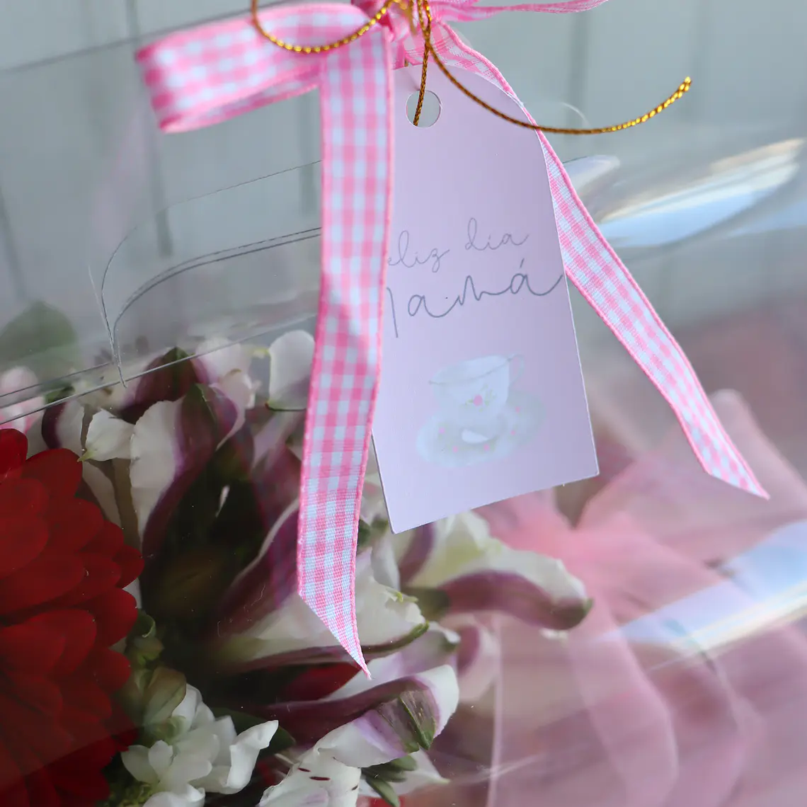 Maletín de Flores y Mini Torta Caluga Frambuesa 3