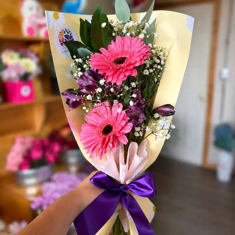Ramo de 2 gerberas + astromelias 1