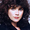 Linda Ronstadt: la voz que lo cantó todo (y todavía suena vigente)
