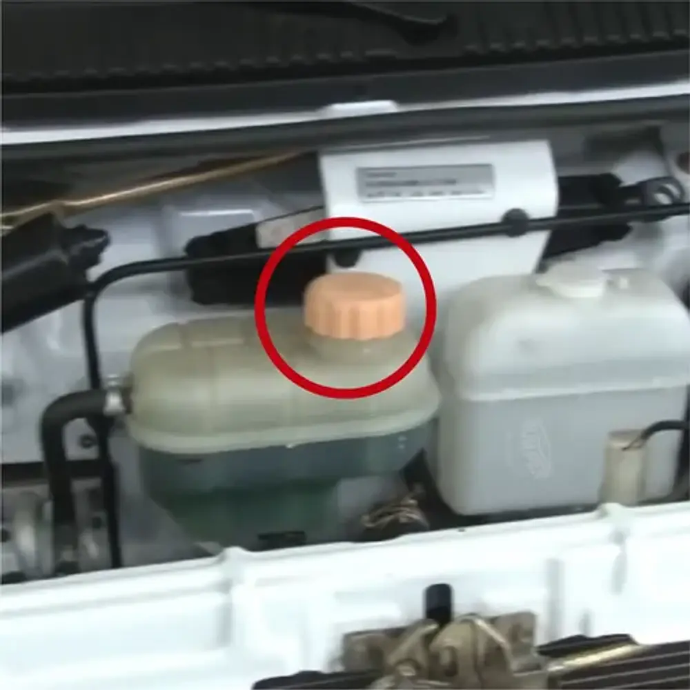 Chevrolet N300 1.5 L - Tapa Depósito Refrigerante - Original