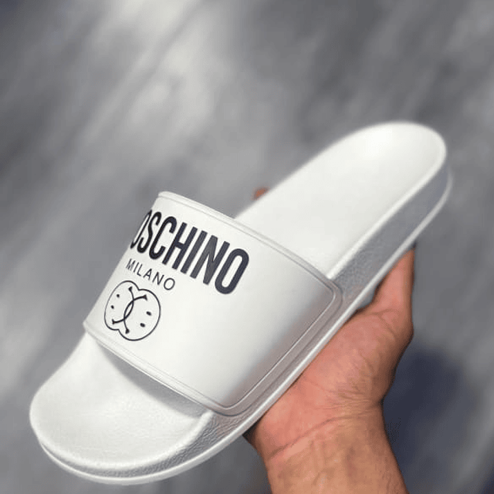 SANDALIAS MOSCHINO 1