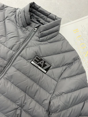 CHAQUETA EA7