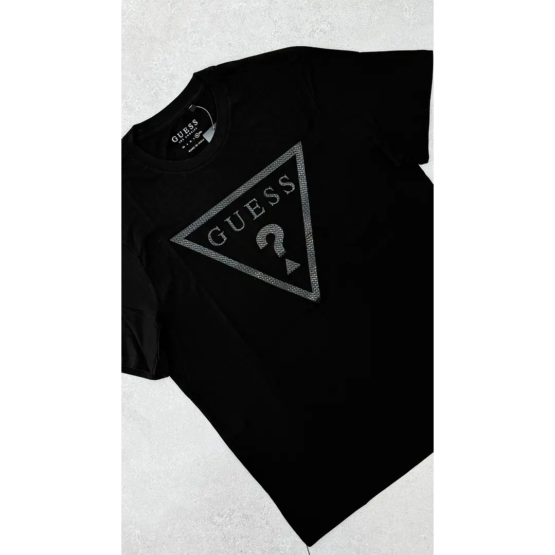 POLERA GUESS 1