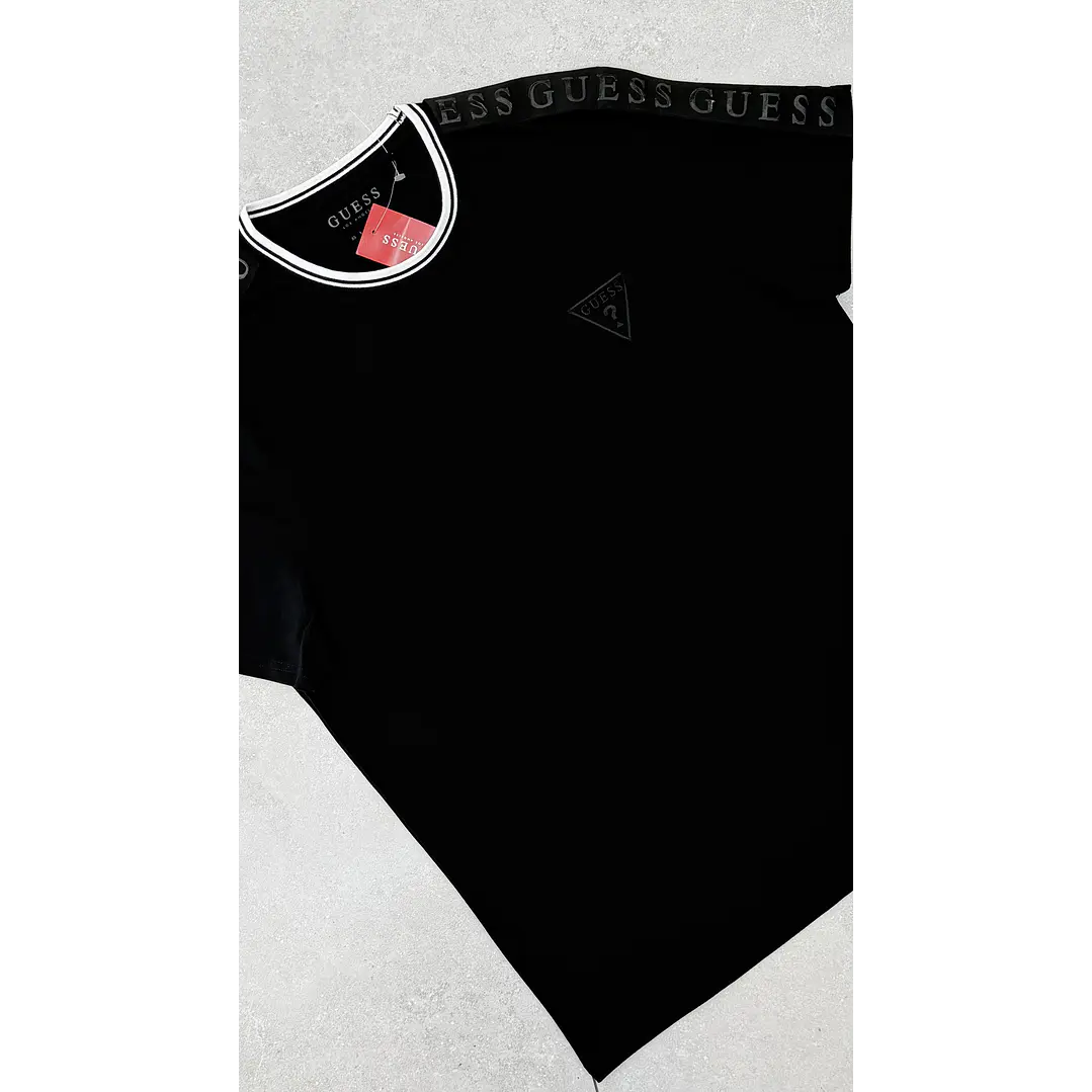 POLERA GUESS 1