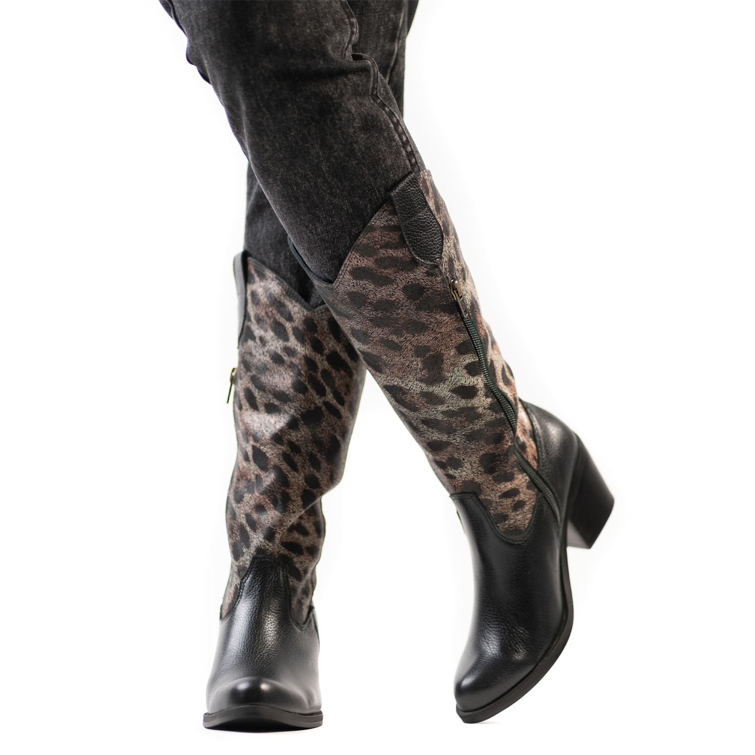 Vittoria Negro Print 2