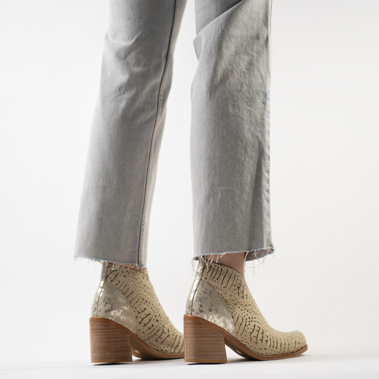 Bianca Marfil Oro 17