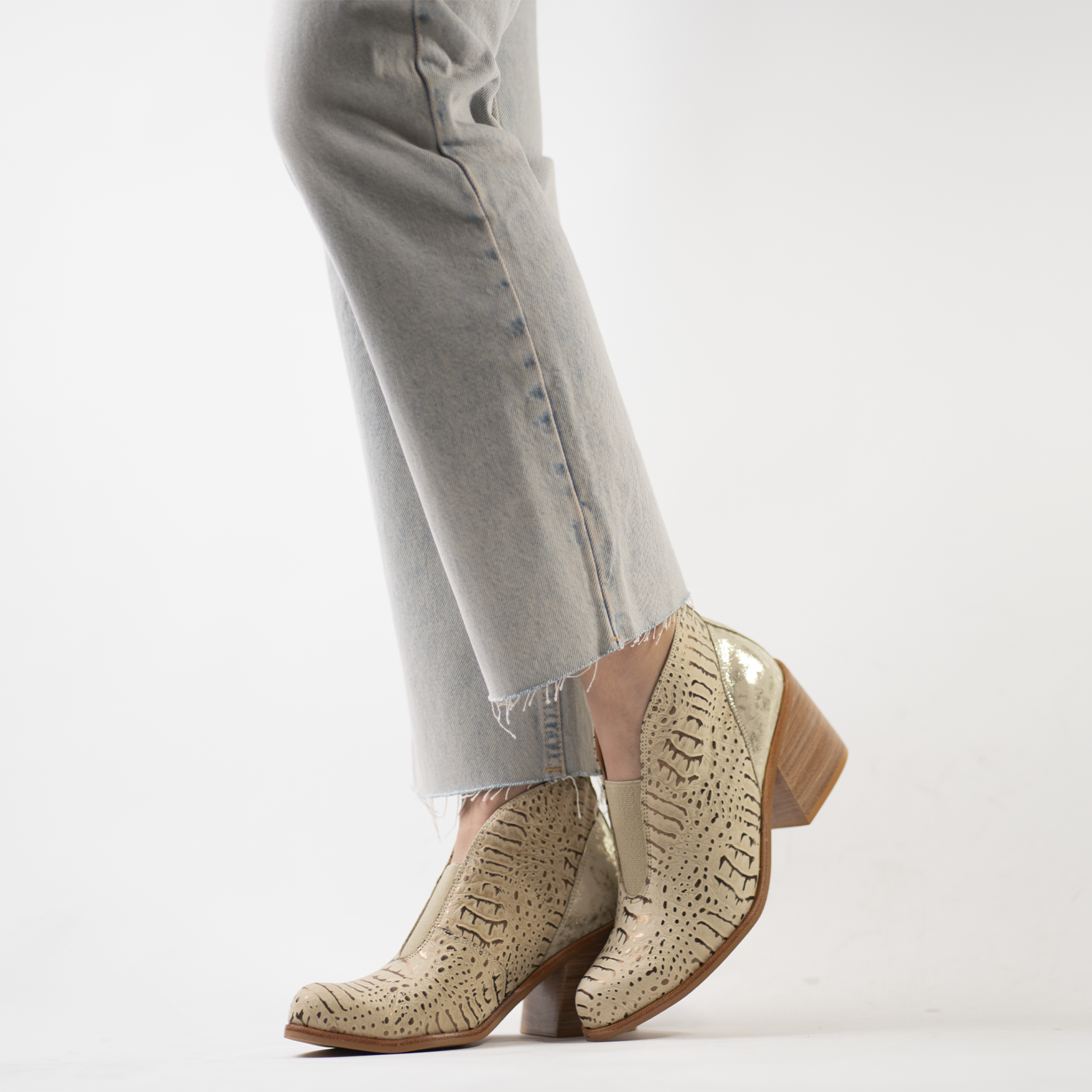 Bianca Marfil Oro 14