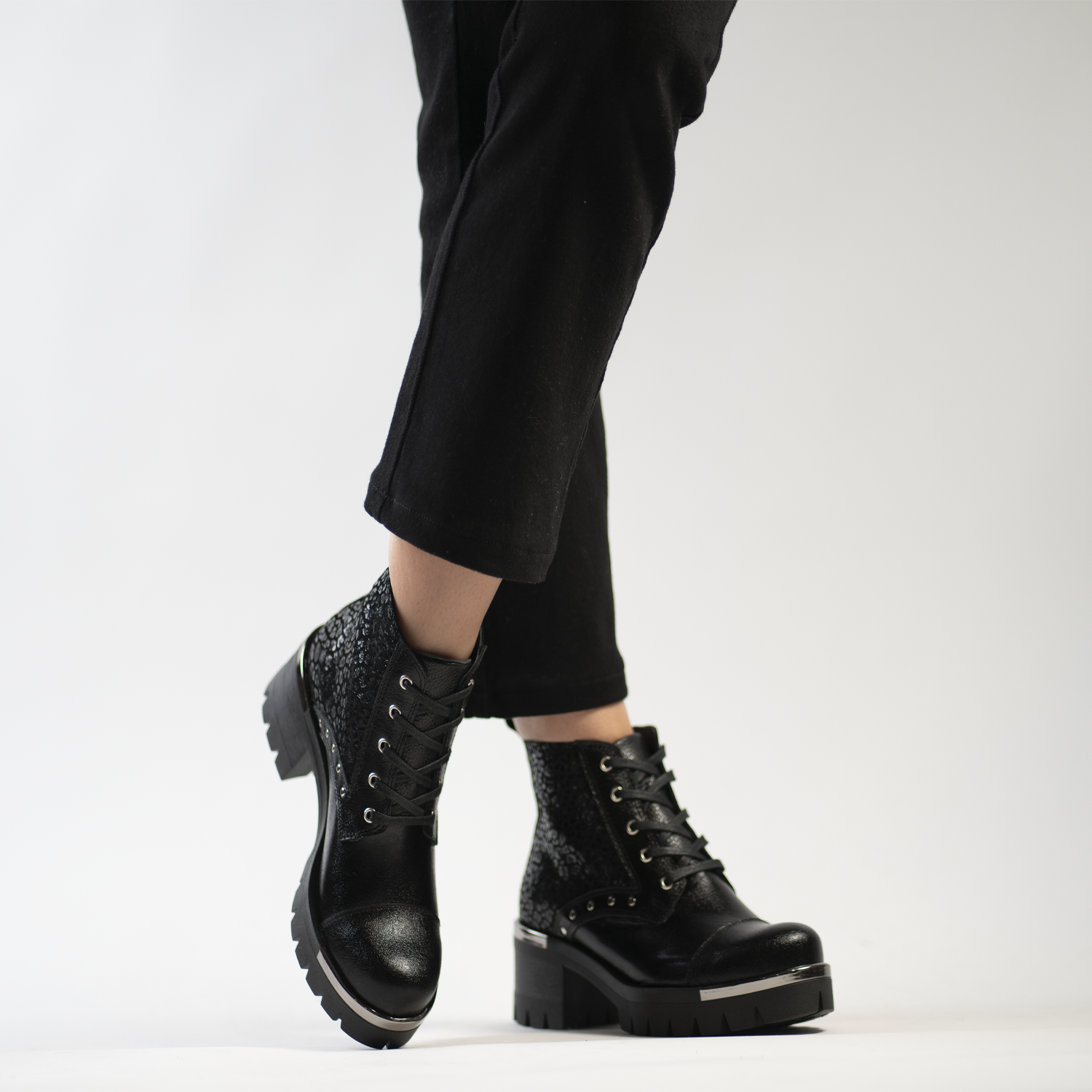 Matilda Negro Print 16