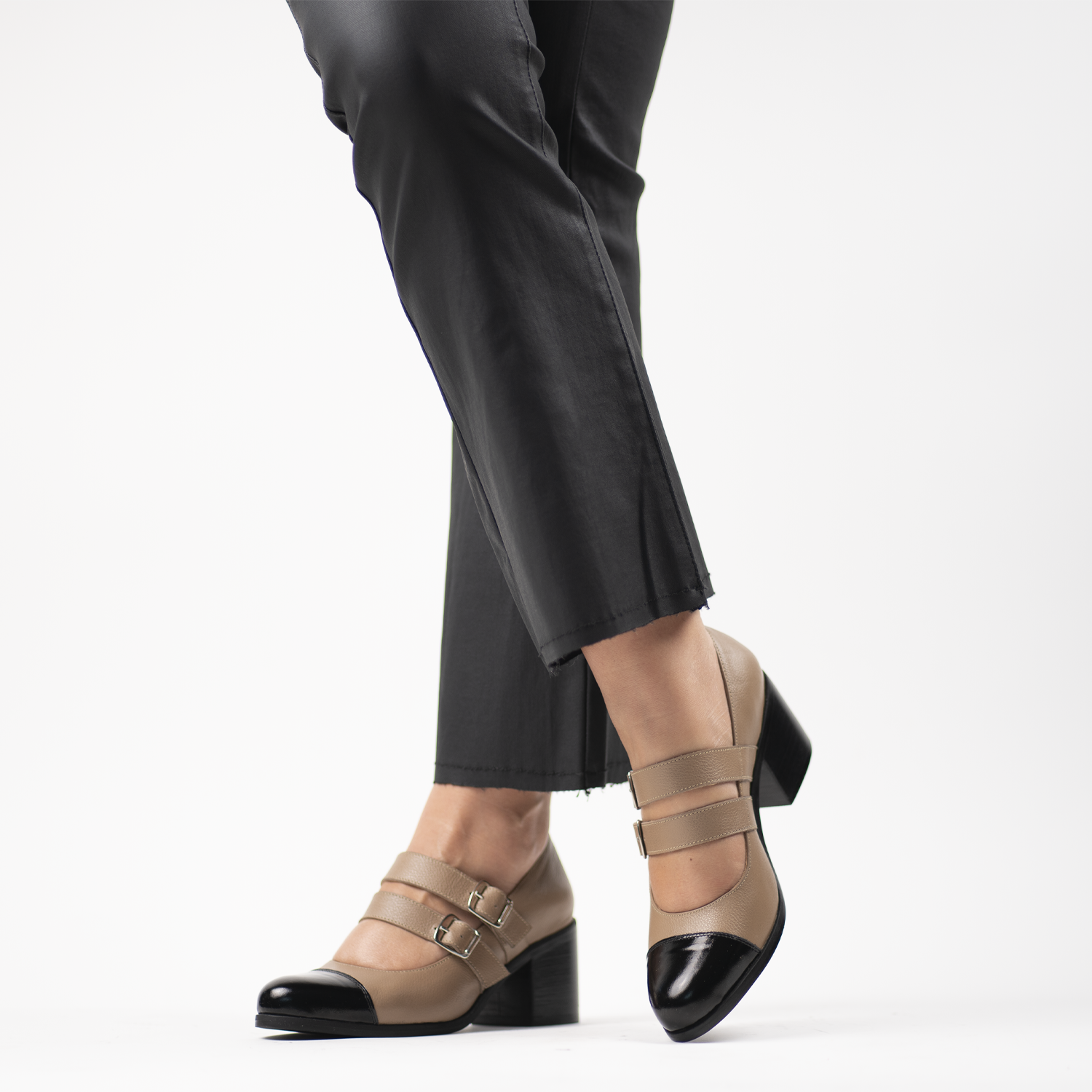 Eloise Cream Black 9