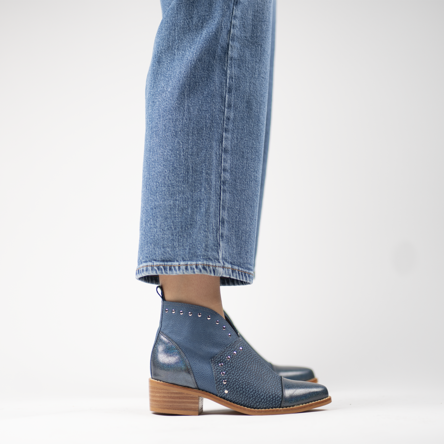 Luana Galactic Blue 11