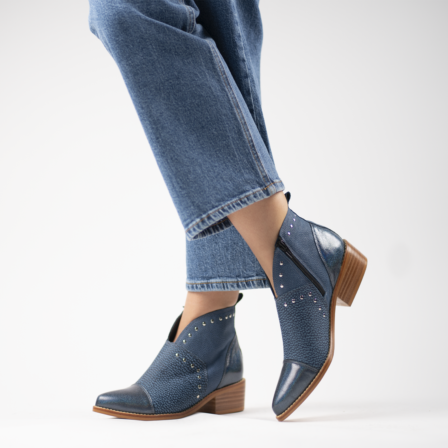 Luana Galactic Blue 12