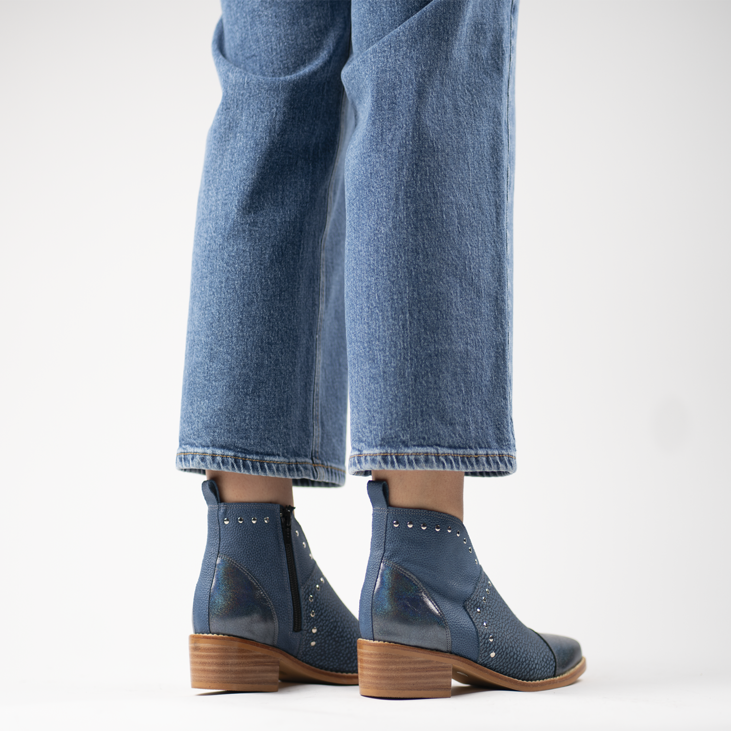 Luana Galactic Blue 14