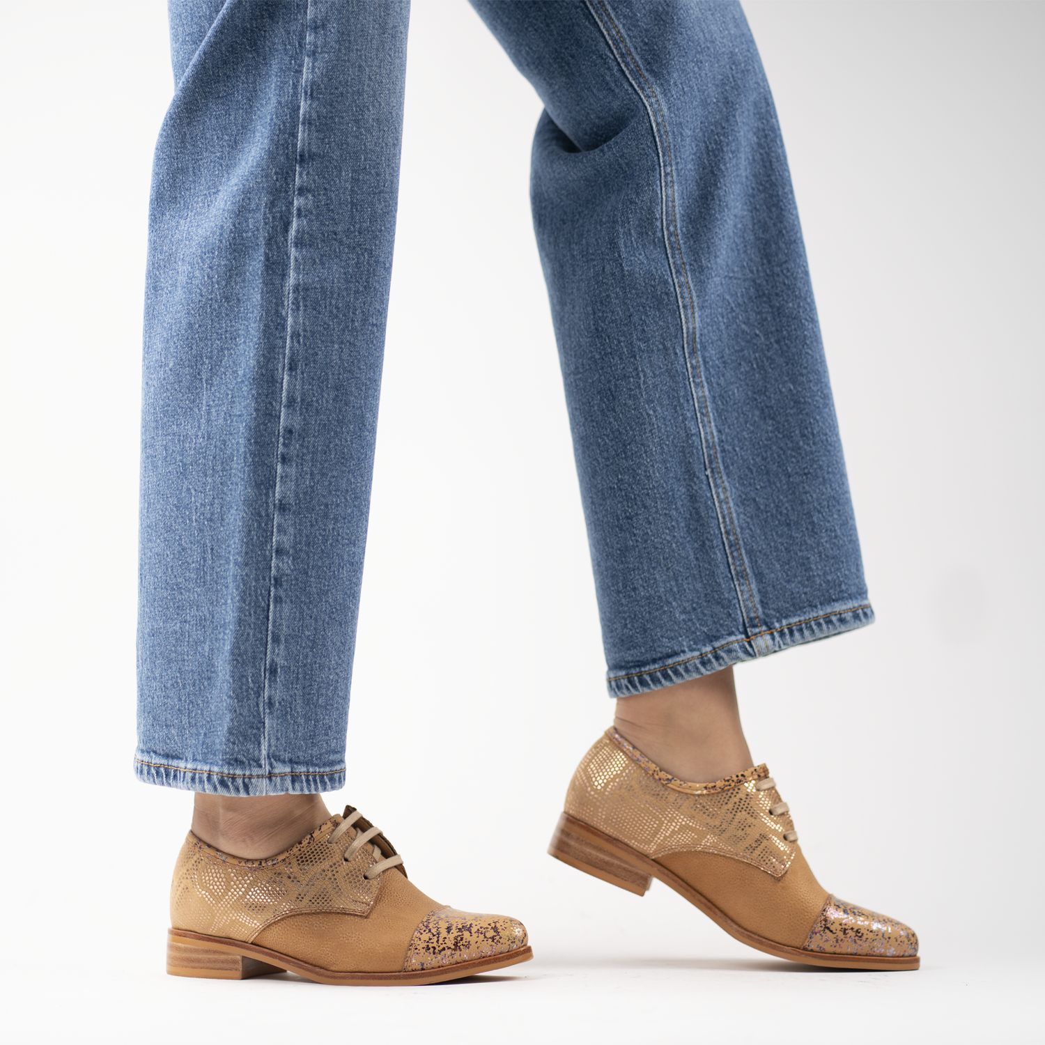 Flavia Honey Camel 3