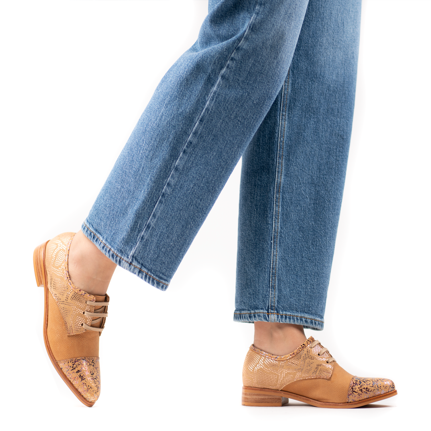 Flavia Honey Camel 1