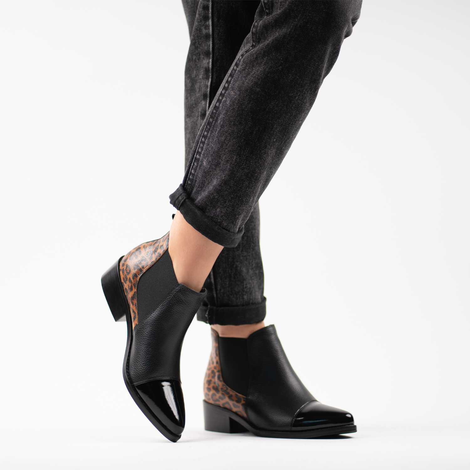 Gales Negro Print 11