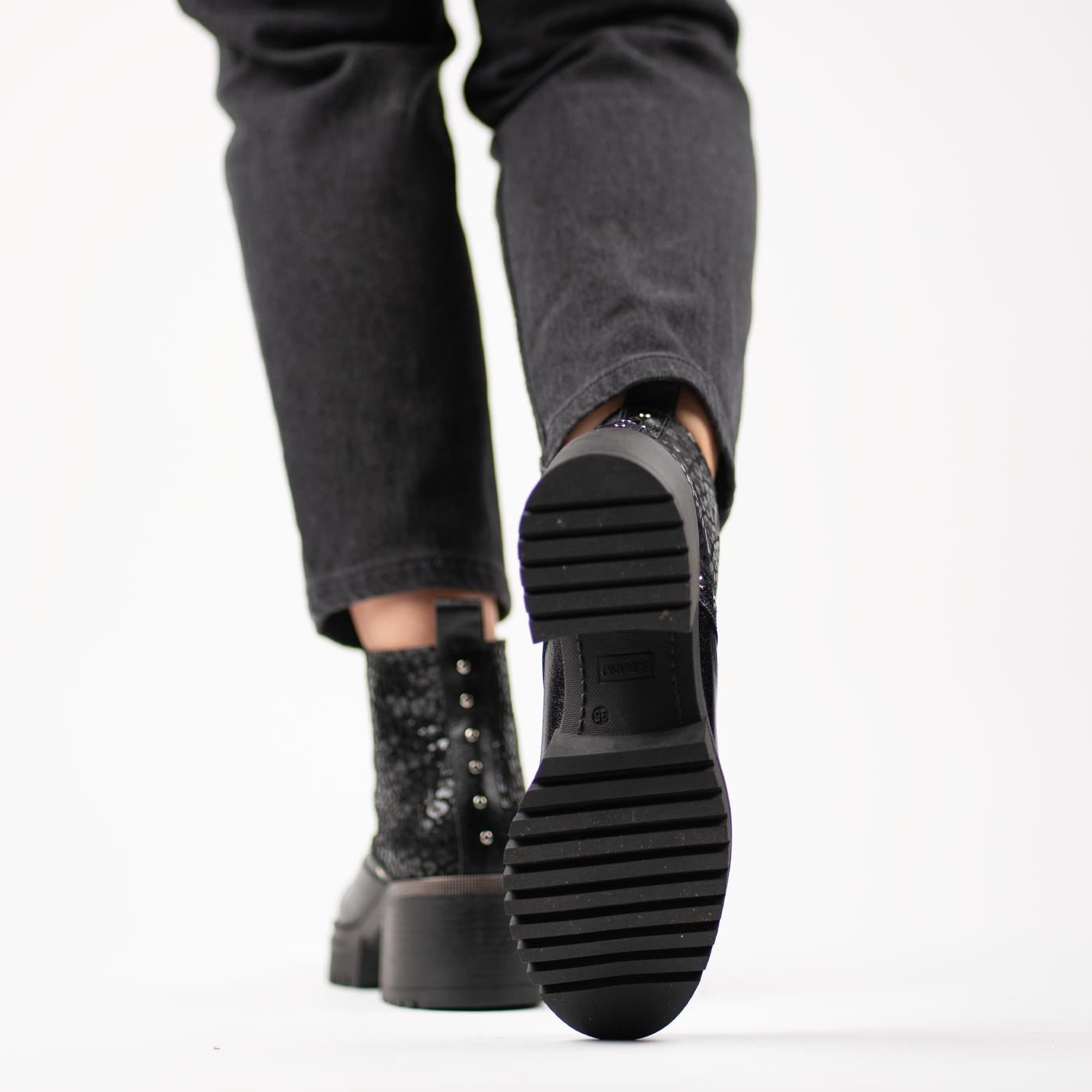 Matilda Black Print 12