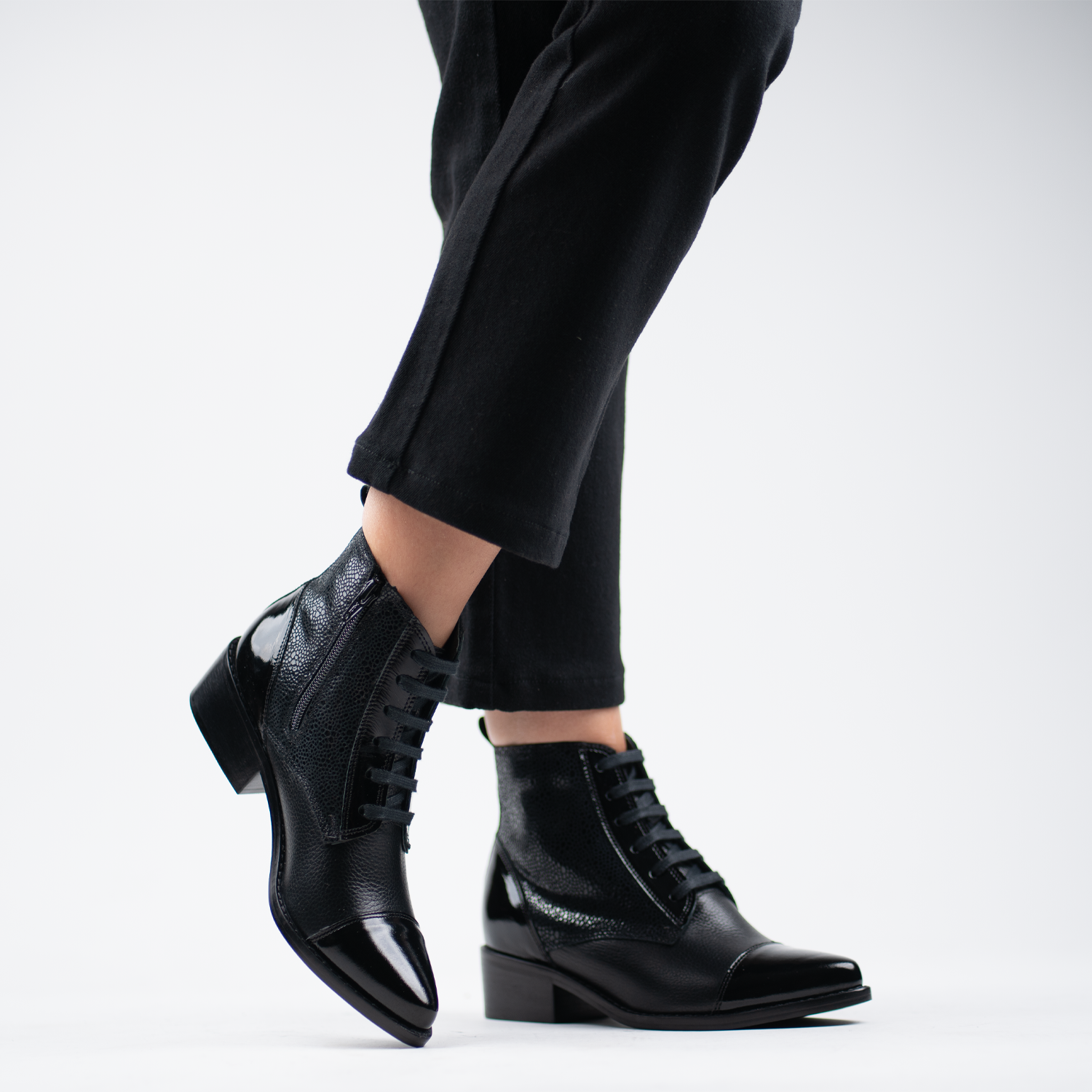 Sorrento Dark Black 5