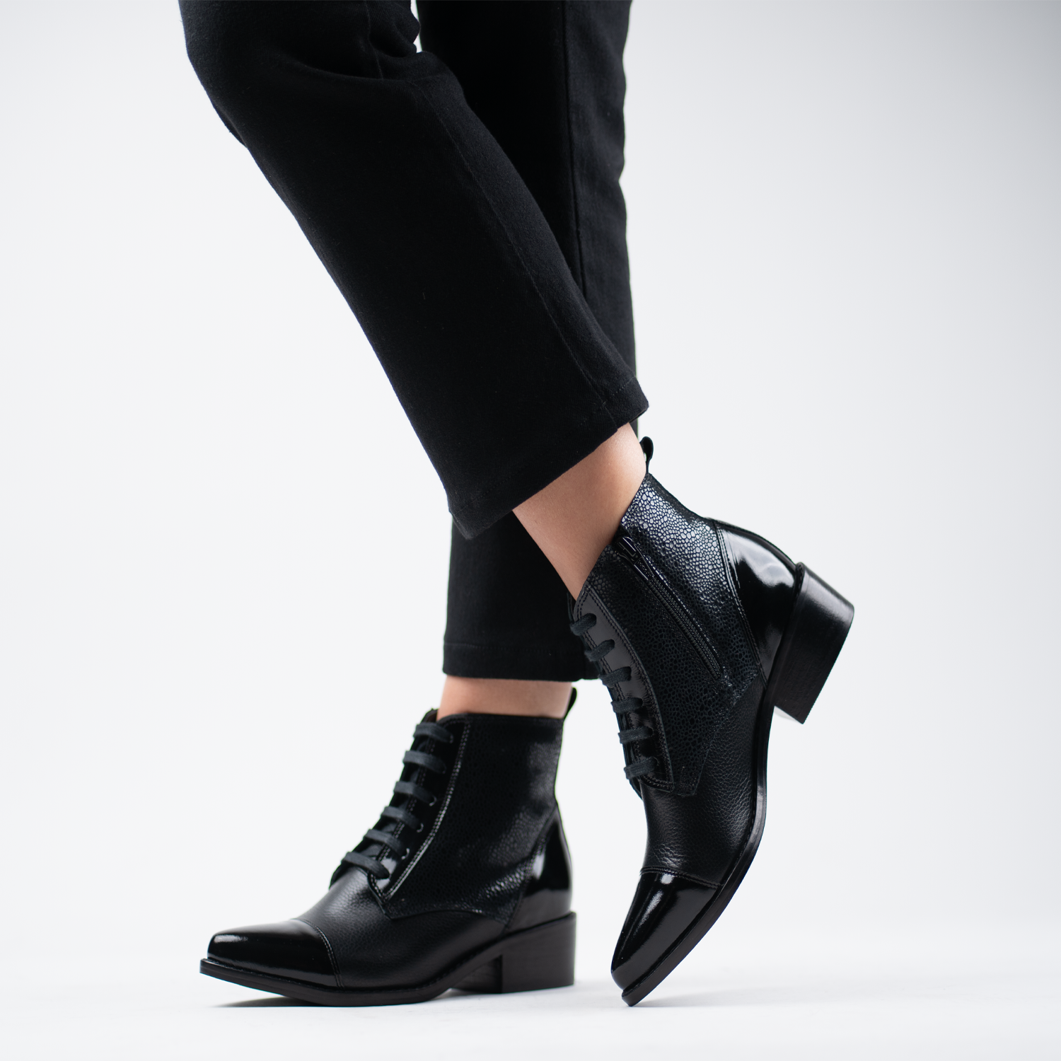 Sorrento Dark Black 7