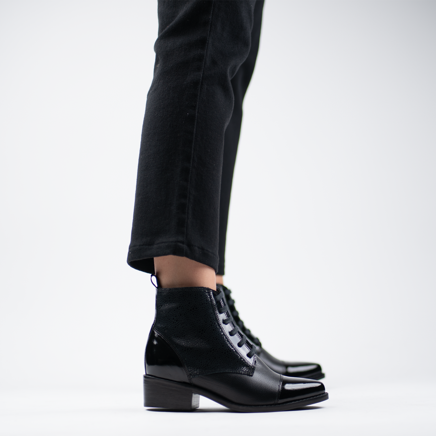 Sorrento Dark Black 9