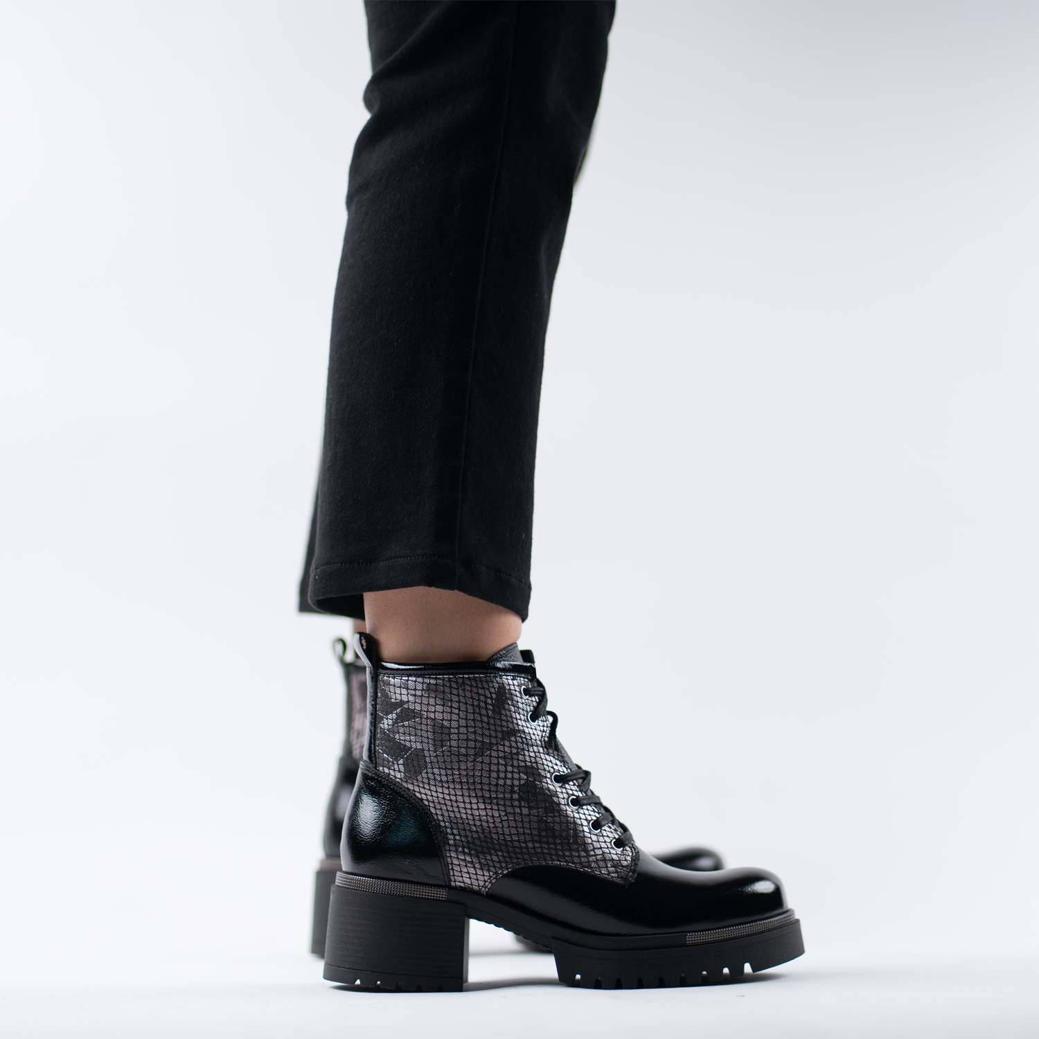 Verona Dark Silver 9