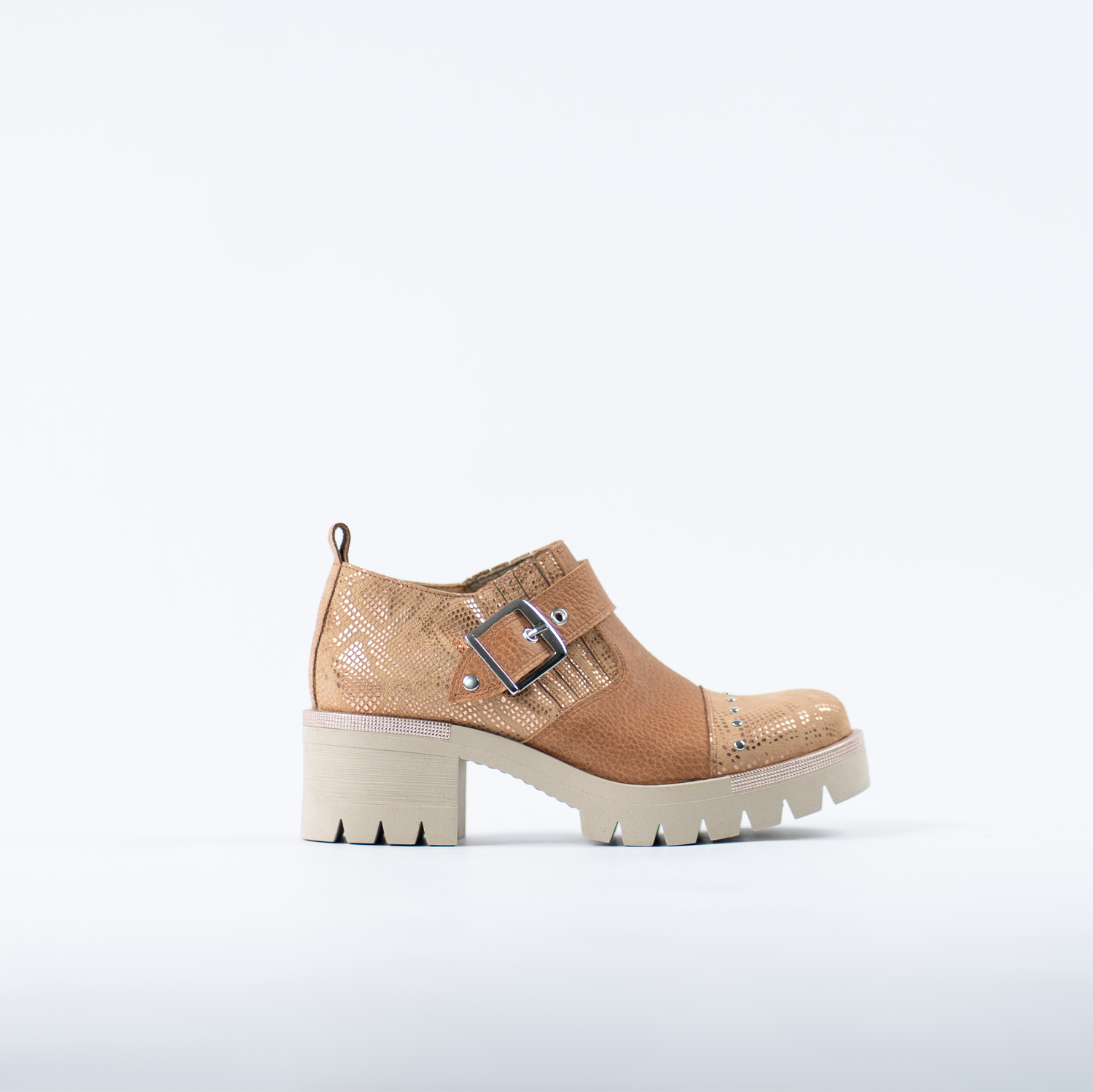 Petra Camel 10