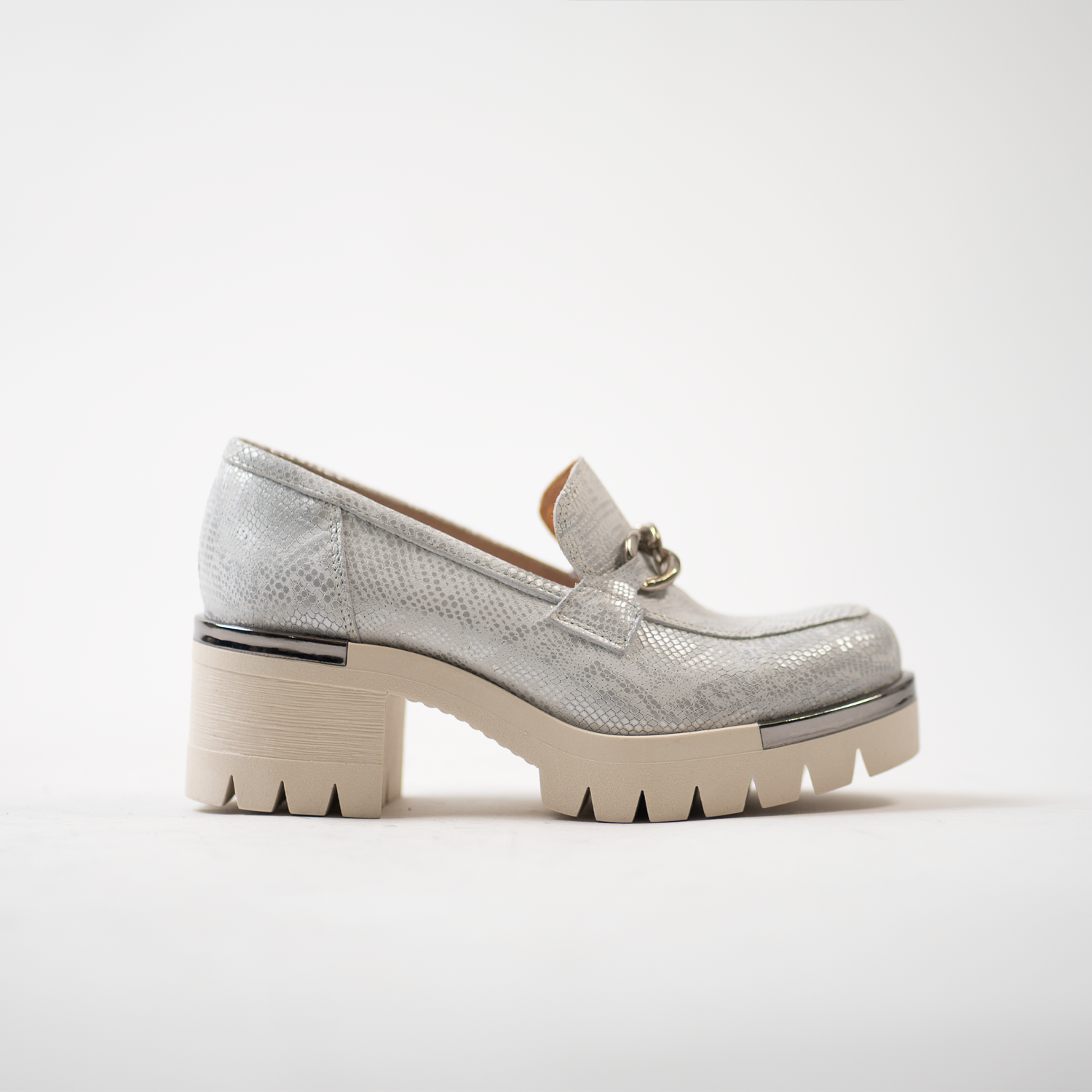 Praga White Lotus 10