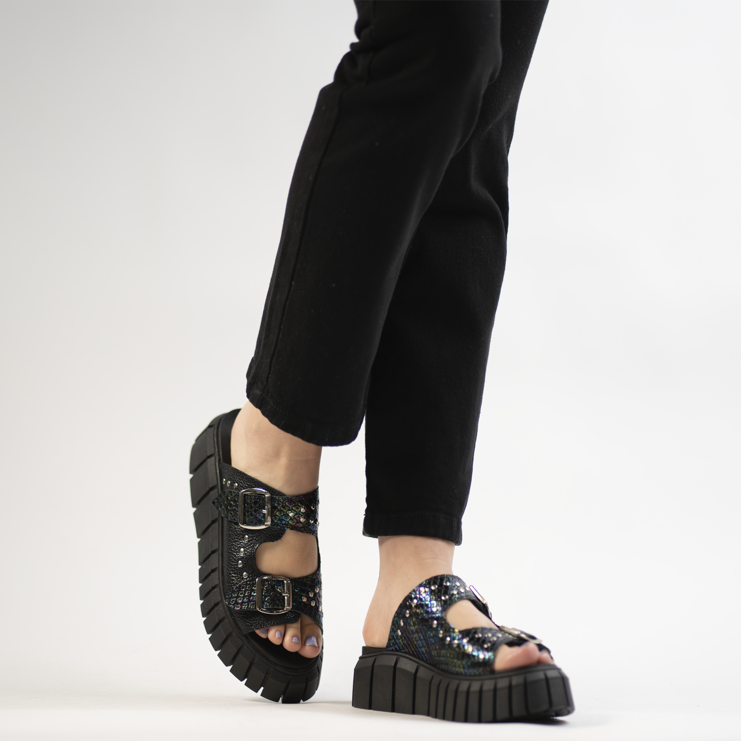 Amalfi Negro Tornasol 11