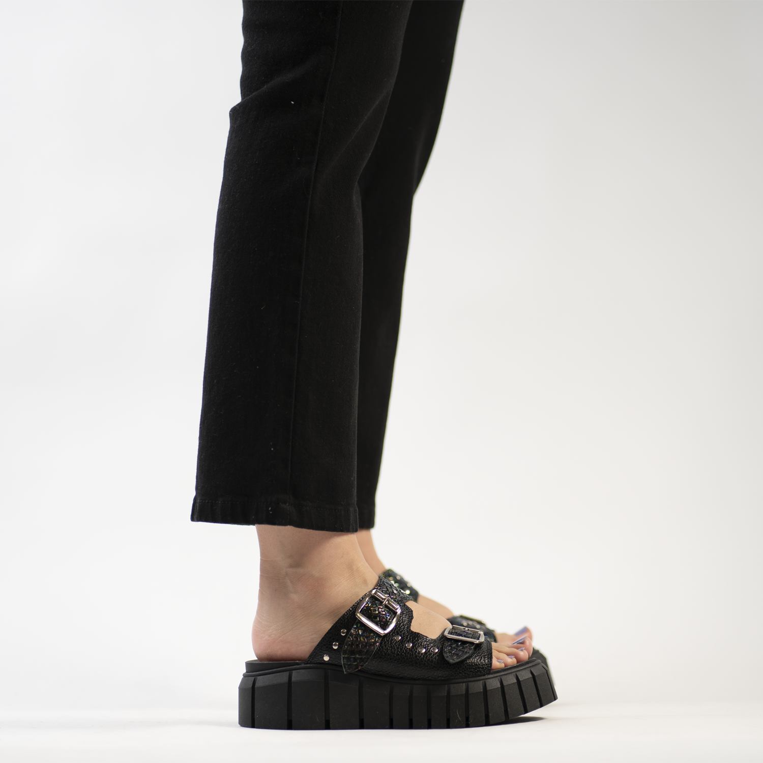 Amalfi Negro Tornasol 16