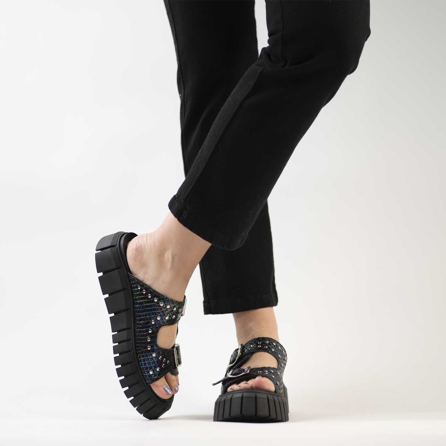 Amalfi Negro Tornasol 18