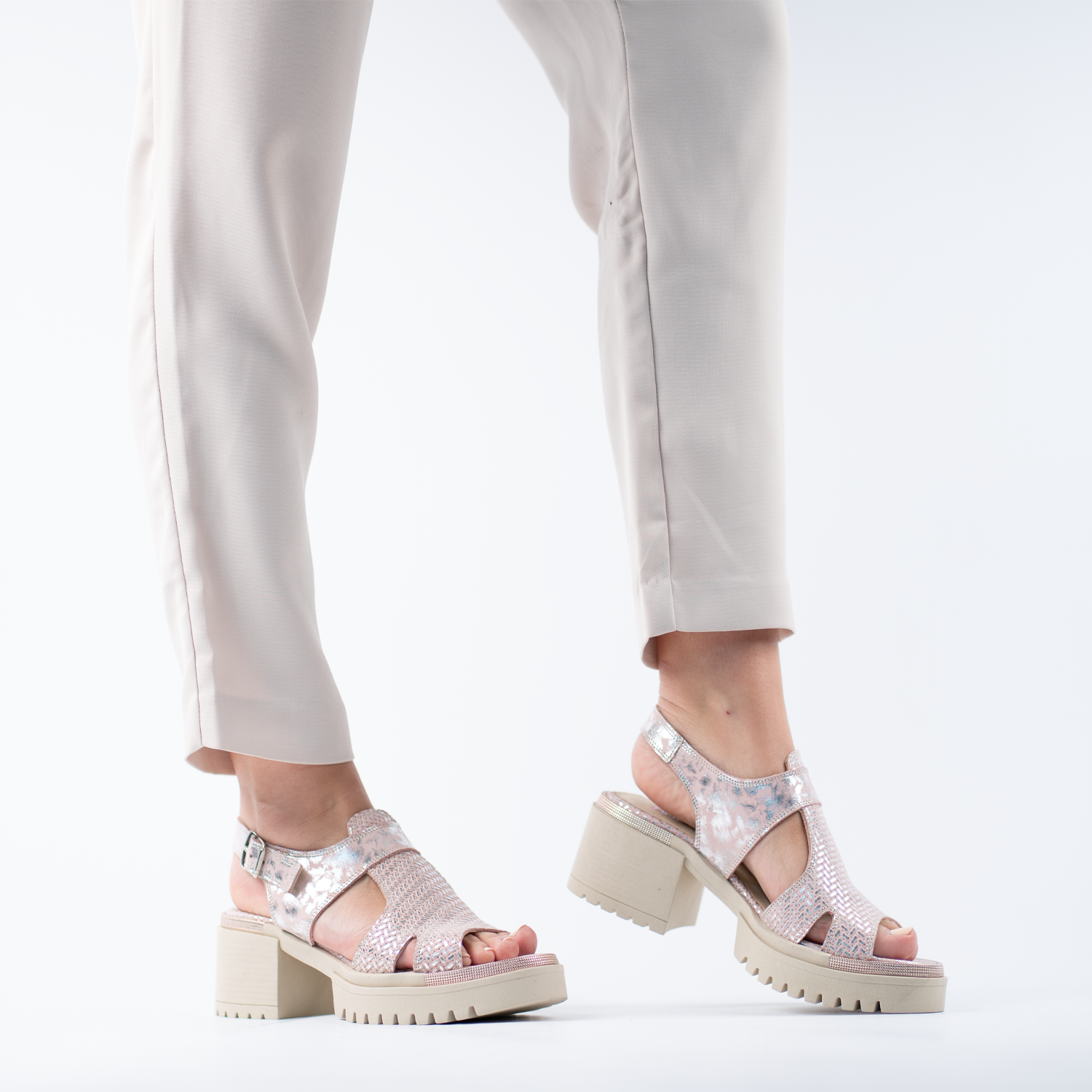 Ferrara Pink Light 2