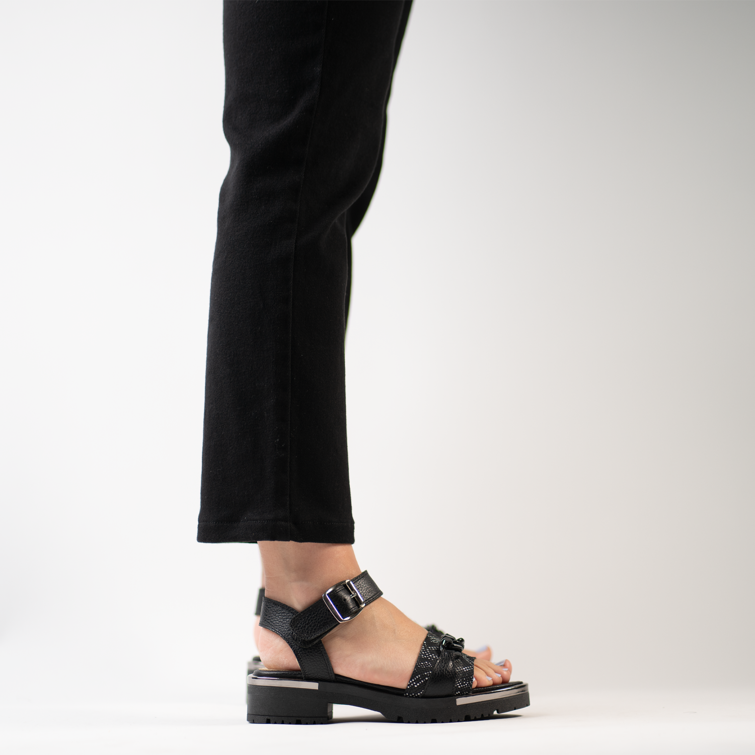 Marcella Negro Aluminio 11