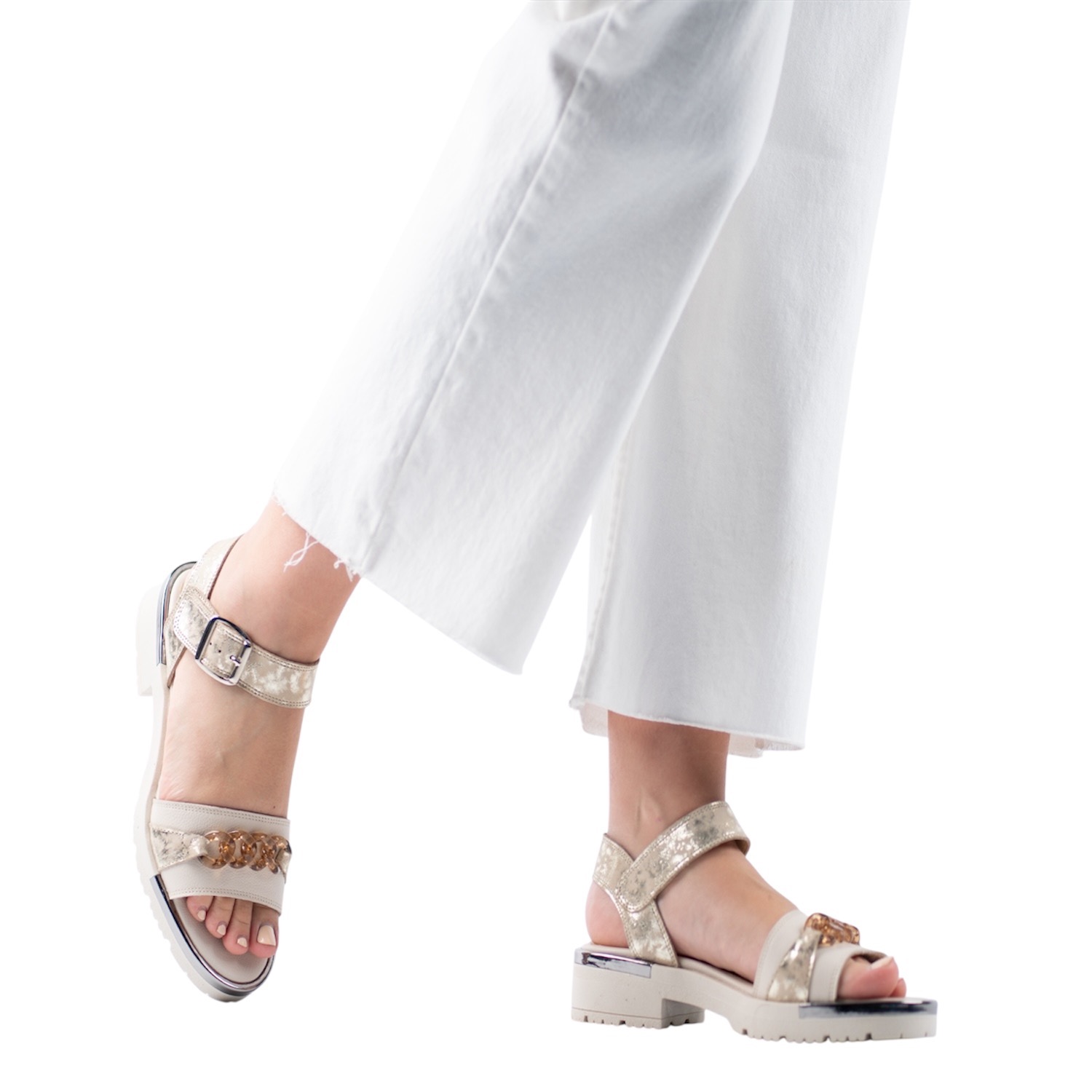 Marcella Oro Carey 1