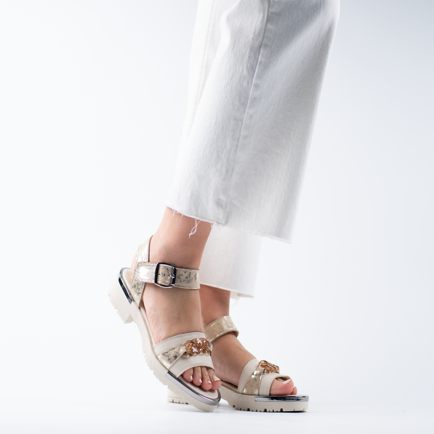 Marcella Oro Carey 6