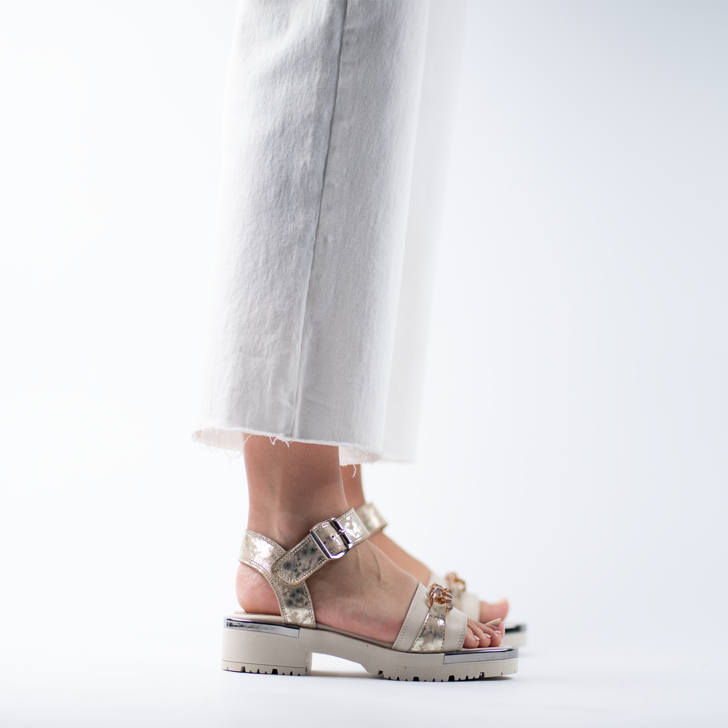 Marcella Oro Carey 7